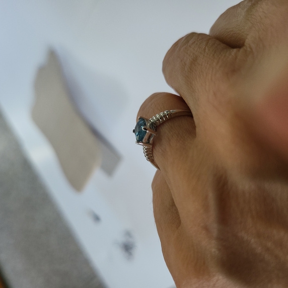 Sterling silver (.925) & London blue topaz ring - Picture 2 of 4